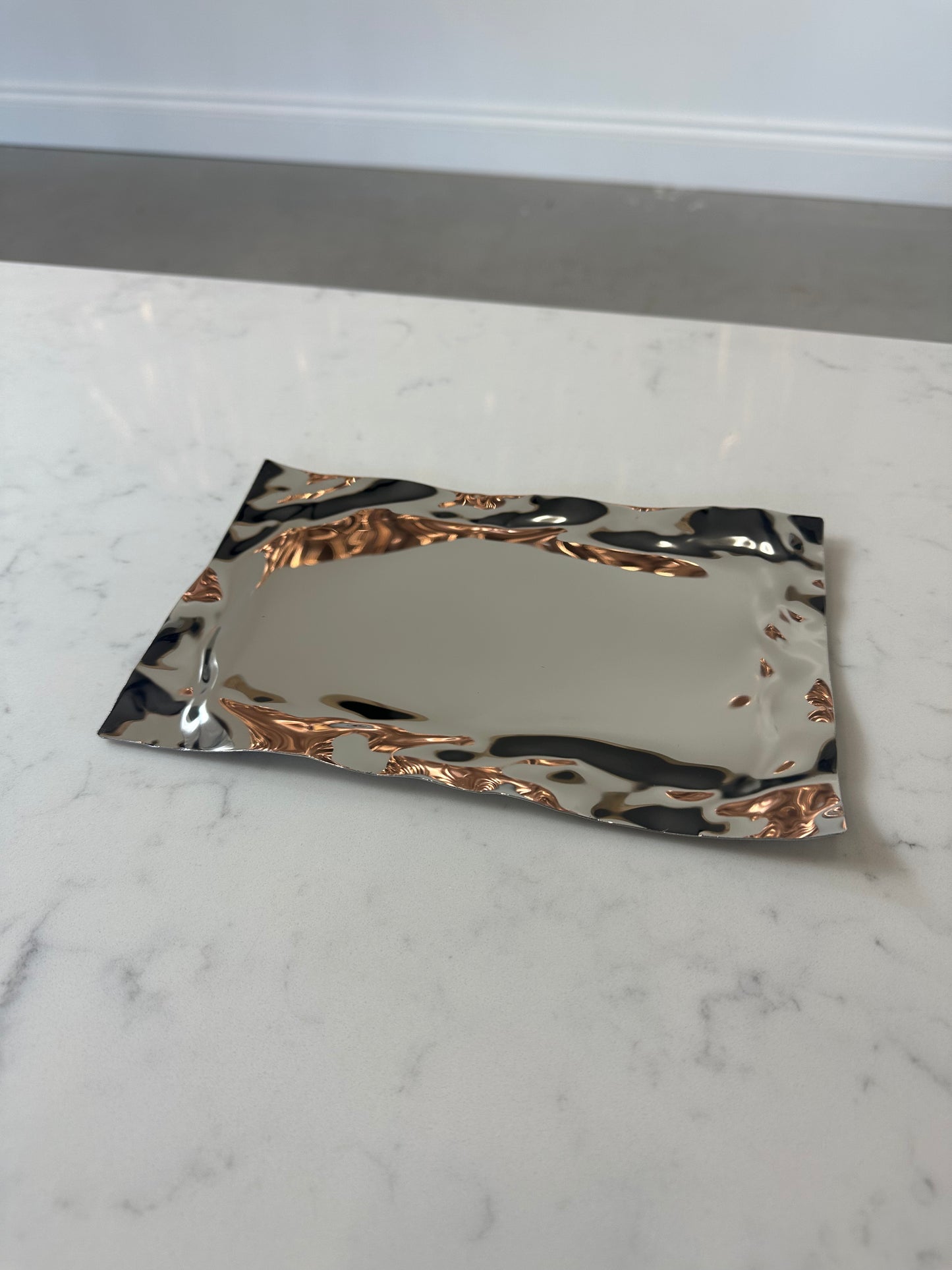 LUCID TABLE TRAY