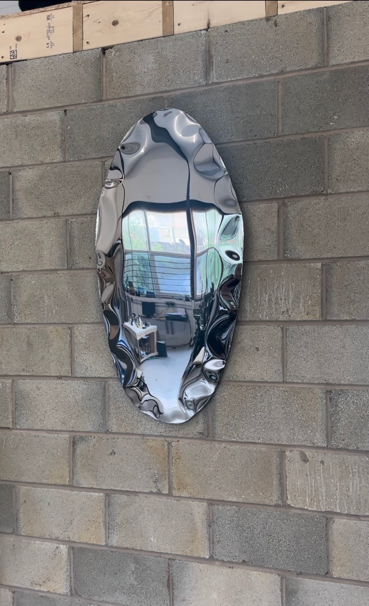 Balloon mirror