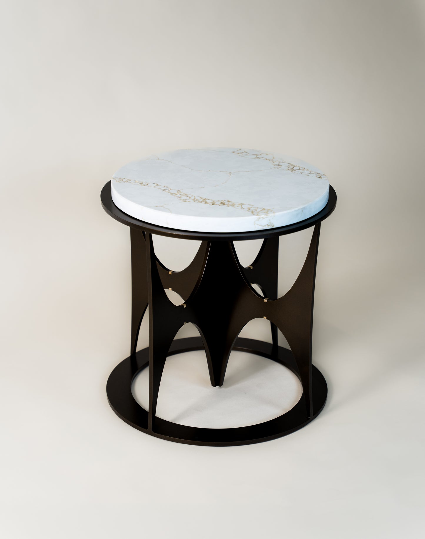Fadley 402 Side table