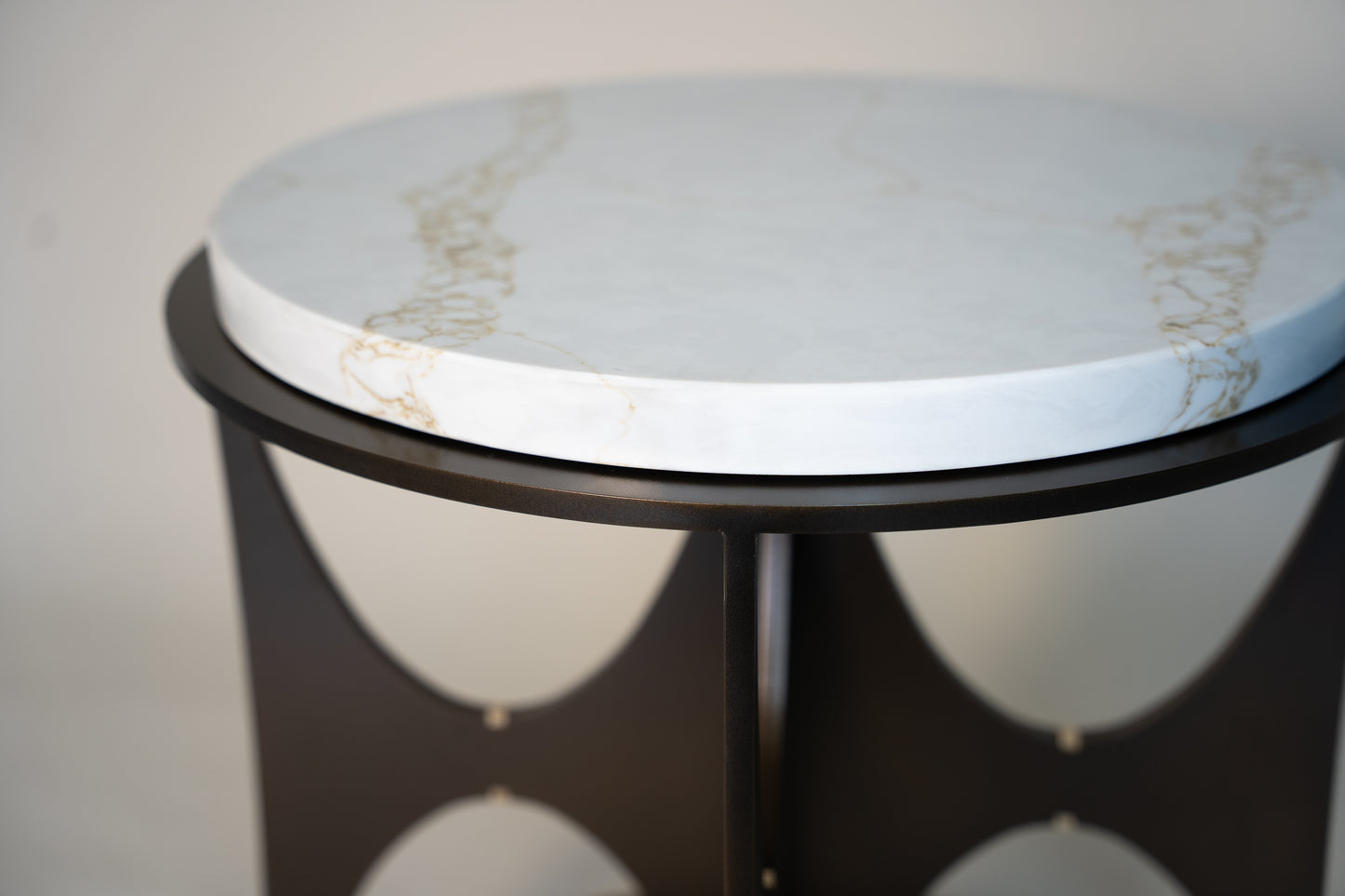 Fadley 402 Side table