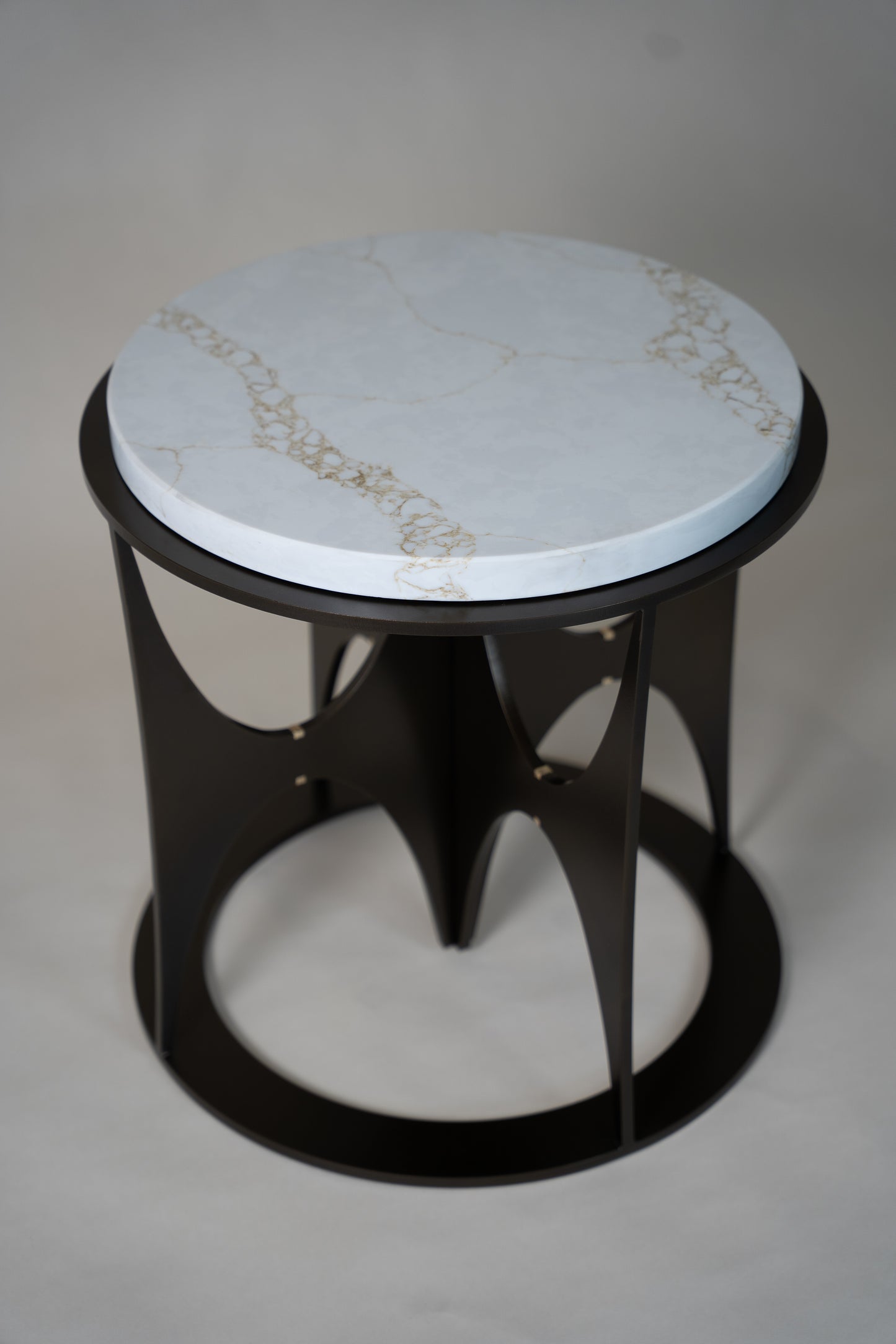 Fadley 402 Side table