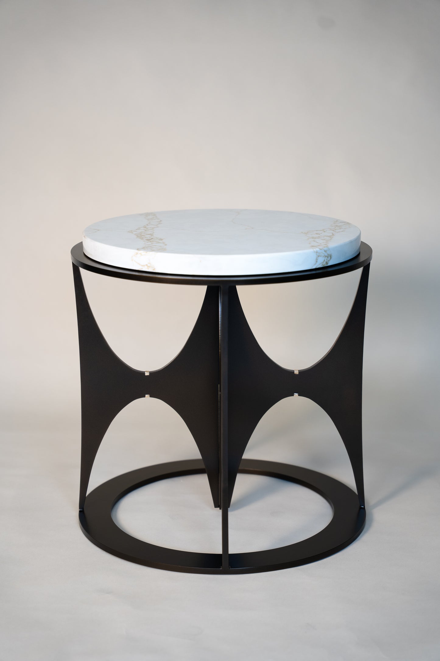 Fadley 402 Side table