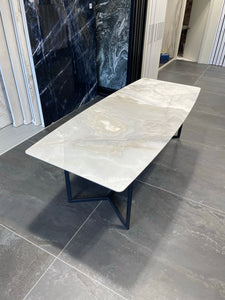 Milano dining table